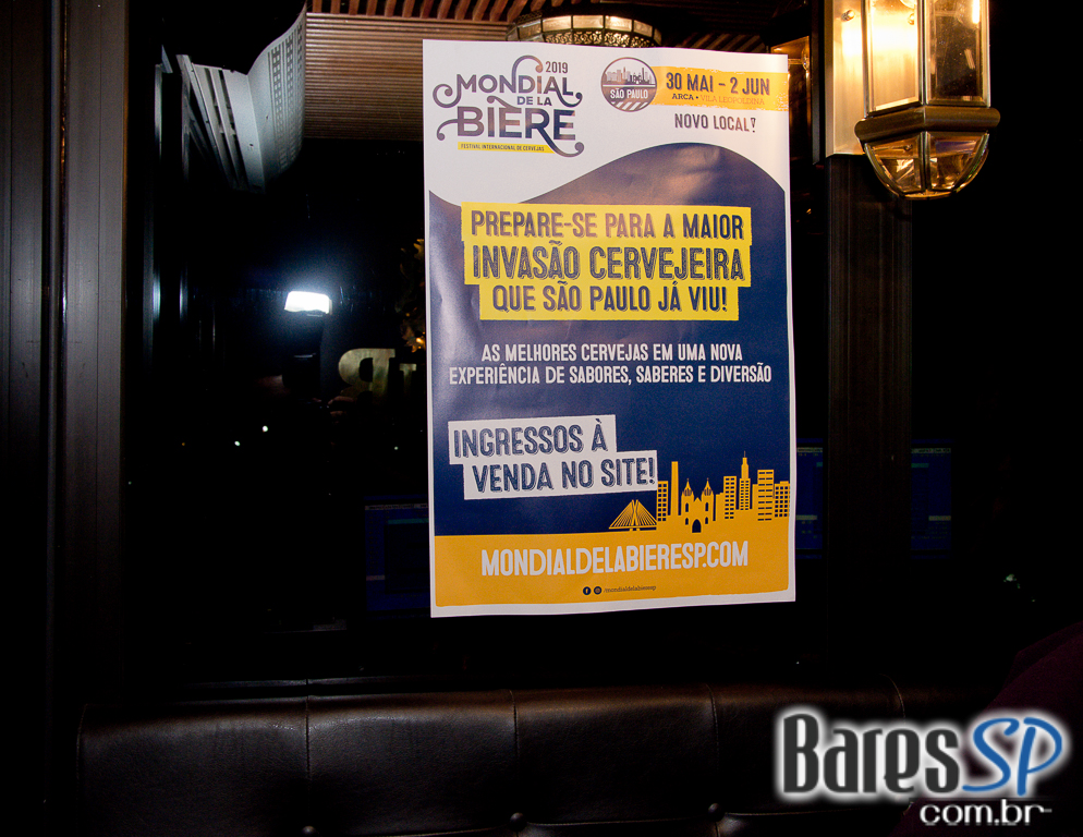 Banda Patrulha do Rádio sacode The Blue Pub com clássicos do Rock and Roll Banda Patrulha do Rádio sacode The Blue Pub com clássicos do Rock and Roll