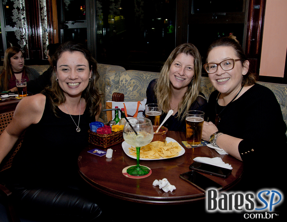 Banda Patrulha do Rádio sacode The Blue Pub com clássicos do Rock and Roll Banda Patrulha do Rádio sacode The Blue Pub com clássicos do Rock and Roll