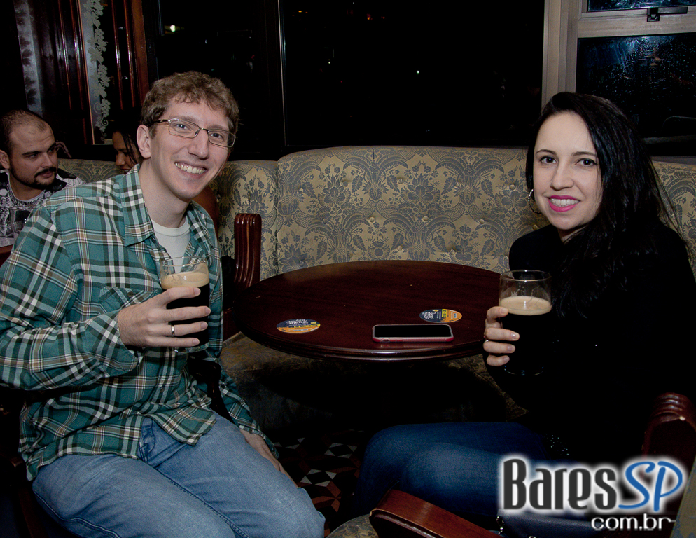 Banda Patrulha do Rádio sacode The Blue Pub com clássicos do Rock and Roll Banda Patrulha do Rádio sacode The Blue Pub com clássicos do Rock and Roll