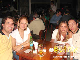 Sábado animado e com gente bonita no Barthô Sábado animado e com gente bonita no Barthô