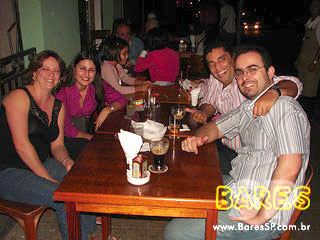Sábado animado e com gente bonita no Barthô Sábado animado e com gente bonita no Barthô