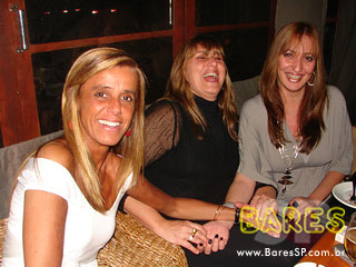 Sexta à noite no Paddock Bar e Gastronomia Sexta à noite no Paddock Bar e Gastronomia