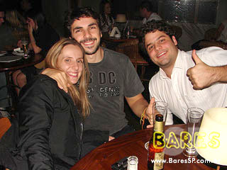 Sexta à noite no Paddock Bar e Gastronomia Sexta à noite no Paddock Bar e Gastronomia