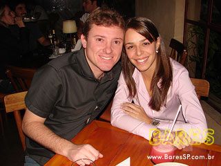 Sexta à noite no Paddock Bar e Gastronomia Sexta à noite no Paddock Bar e Gastronomia