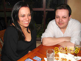 Sexta à noite no Paddock Bar e Gastronomia Sexta à noite no Paddock Bar e Gastronomia