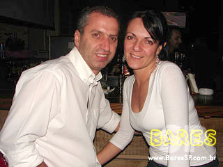 Sexta à noite no Paddock Bar e Gastronomia Sexta à noite no Paddock Bar e Gastronomia