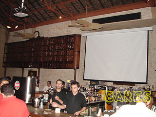 Sexta à noite no Paddock Bar e Gastronomia Sexta à noite no Paddock Bar e Gastronomia