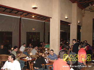 Sexta à noite no Paddock Bar e Gastronomia Sexta à noite no Paddock Bar e Gastronomia