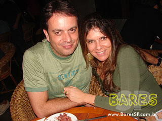 Sexta à noite no Paddock Bar e Gastronomia Sexta à noite no Paddock Bar e Gastronomia