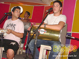 Grupos Nosso Estilo, Mega Samba e Pega Samba na Sexta Universitária do Barrogan Grupos Nosso Estilo, Mega Samba e Pega Samba na Sexta Universitária do Barrogan