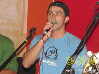 Grupos Nosso Estilo, Mega Samba e Pega Samba na Sexta Universitária do Barrogan Grupos Nosso Estilo, Mega Samba e Pega Samba na Sexta Universitária do Barrogan