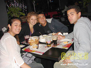 Sábado à noite no Seu Faria Bar Sábado à noite no Seu Faria Bar