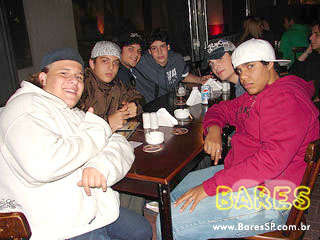 Sábado à noite no Seu Faria Bar Sábado à noite no Seu Faria Bar