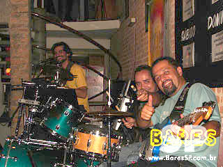 Banda A Cores anima o Caretas Bar Banda A Cores anima o Caretas Bar