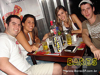 Sábado à noite no Seu Faria Bar Sábado à noite no Seu Faria Bar