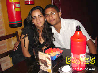 Marina Saito, Marcelo Magrão e Nenê Nogueira no Caretas Bar - AÇÃO ADRIA Marina Saito, Marcelo Magrão e Nenê Nogueira no Caretas Bar - AÇÃO ADRIA