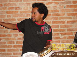 Marina Saito, Marcelo Magrão e Nenê Nogueira no Caretas Bar - AÇÃO ADRIA Marina Saito, Marcelo Magrão e Nenê Nogueira no Caretas Bar - AÇÃO ADRIA