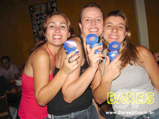 Marina Saito, Marcelo Magrão e Nenê Nogueira no Caretas Bar - AÇÃO ADRIA Marina Saito, Marcelo Magrão e Nenê Nogueira no Caretas Bar - AÇÃO ADRIA