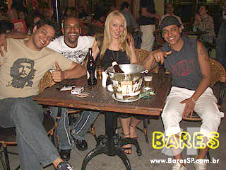 Sexta agitada no Botequim Vila Duca Sexta agitada no Botequim Vila Duca