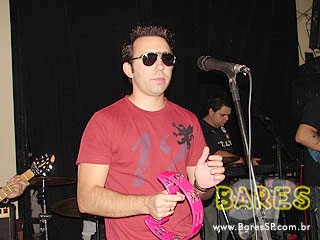 Banda Quasar agita o Legittimo Bar - Ação Adria Banda Quasar agita o Legittimo Bar - Ação Adria