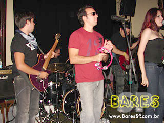 Banda Quasar agita o Legittimo Bar - Ação Adria Banda Quasar agita o Legittimo Bar - Ação Adria
