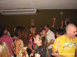 Happy Hour com Maurício Gasperini no Maori Bar & Lounge Happy Hour com Maurício Gasperini no Maori Bar & Lounge