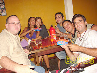 Sábado animado no Caretas Bar - Ação Adria Sábado animado no Caretas Bar - Ação Adria