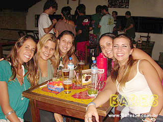 Sábado animado no Caretas Bar - Ação Adria Sábado animado no Caretas Bar - Ação Adria