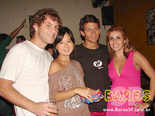 Sábado animado no Caretas Bar - Ação Adria Sábado animado no Caretas Bar - Ação Adria