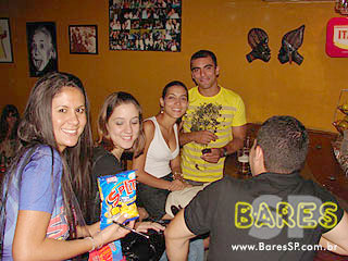 Sábado animado no Caretas Bar - Ação Adria Sábado animado no Caretas Bar - Ação Adria