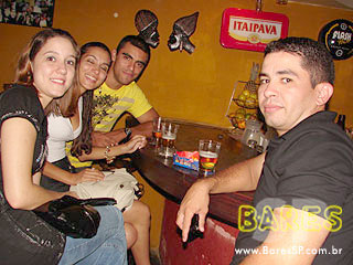 Sábado animado no Caretas Bar - Ação Adria Sábado animado no Caretas Bar - Ação Adria