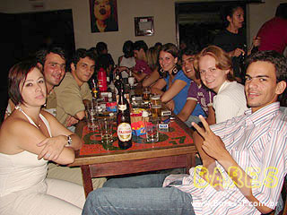 Sábado animado no Caretas Bar - Ação Adria Sábado animado no Caretas Bar - Ação Adria