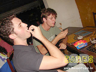 Sábado animado no Caretas Bar - Ação Adria Sábado animado no Caretas Bar - Ação Adria