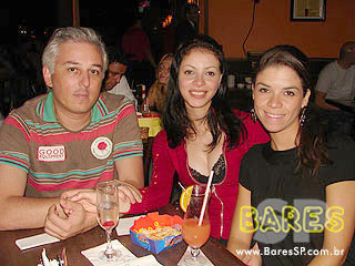 Sábado agitado no Bar Jacarandá - Ação Adria Sábado agitado no Bar Jacarandá - Ação Adria