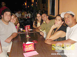 Sábado agitado no Bar Jacarandá - Ação Adria Sábado agitado no Bar Jacarandá - Ação Adria