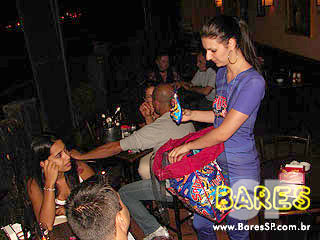 Sábado agitado no Bar Jacarandá - Ação Adria Sábado agitado no Bar Jacarandá - Ação Adria