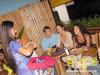 Banda Trio Cadillac anima o Luau da Vila - Ação Adria Banda Trio Cadillac anima o Luau da Vila - Ação Adria