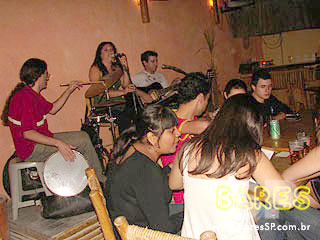 Banda Trio Cadillac anima o Luau da Vila - Ação Adria Banda Trio Cadillac anima o Luau da Vila - Ação Adria