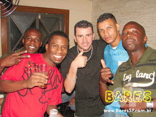 Noite animada no Lisboa Chopp & Grill - Ação Adria Noite animada no Lisboa Chopp & Grill - Ação Adria