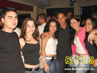 Noite animada no Lisboa Chopp & Grill - Ação Adria Noite animada no Lisboa Chopp & Grill - Ação Adria