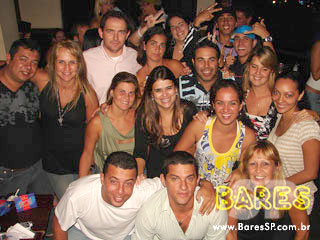 Noite animada no Lisboa Chopp & Grill - Ação Adria Noite animada no Lisboa Chopp & Grill - Ação Adria