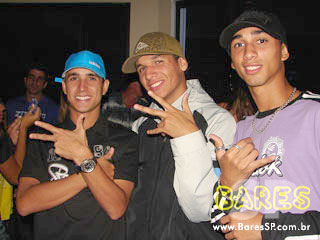 Noite animada no Lisboa Chopp & Grill - Ação Adria Noite animada no Lisboa Chopp & Grill - Ação Adria