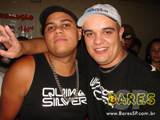 Noite animada no Lisboa Chopp & Grill - Ação Adria Noite animada no Lisboa Chopp & Grill - Ação Adria