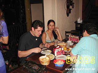 Noite animada no bar Central Moema - Ação Adria Noite animada no bar Central Moema - Ação Adria