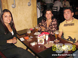 Noite animada no bar Central Moema - Ação Adria Noite animada no bar Central Moema - Ação Adria