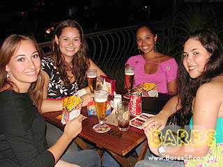 Noite animada no bar Central Moema - Ação Adria Noite animada no bar Central Moema - Ação Adria