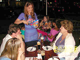 Noite animada no bar Central Moema - Ação Adria Noite animada no bar Central Moema - Ação Adria