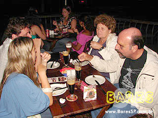 Noite animada no bar Central Moema - Ação Adria Noite animada no bar Central Moema - Ação Adria