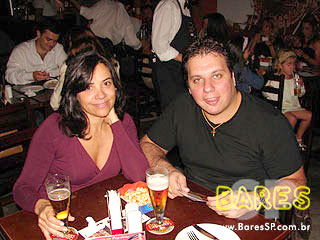 Noite animada no bar Central Moema - Ação Adria Noite animada no bar Central Moema - Ação Adria