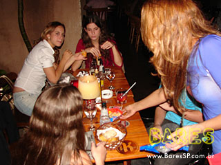 Quinta à noite no Paddock Bar e Gastronomia - Ação Adria Quinta à noite no Paddock Bar e Gastronomia - Ação Adria